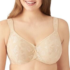 Like new Wacoal Awareness Underwire Bra STYLE 85567
32 DD , Ivory color